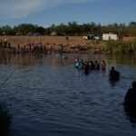 Denuncian el maltrato de Inmigración contra haitianos en la frontera