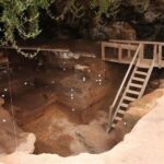 Descubren herramientas de hueso para fabricar ropa de hace 120.000 años