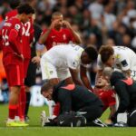 El Liverpool mantiene el pulso y pierde a Elliot