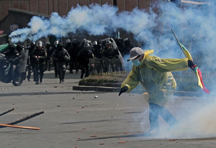 El conflicto cocalero en Bolivia deja destrozos en una unidad policial