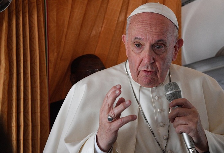 El papa Francisco pide a la Iglesia reconocer errores y pedir perdón por los abusos