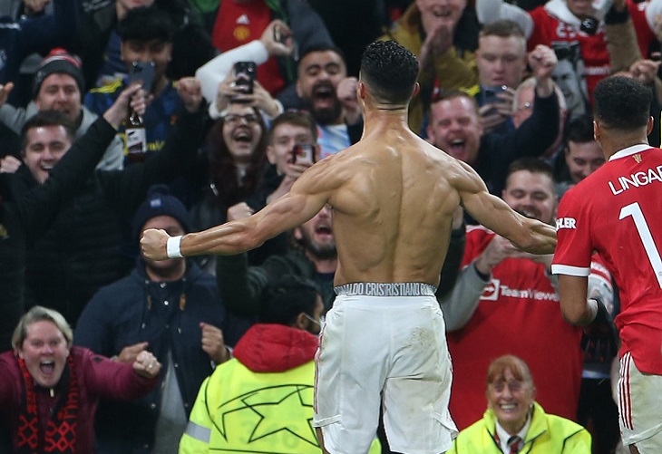 Cristiano Ronaldo le da el triunfo de último minuto al Manchester United