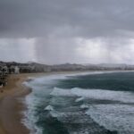 Huracán Olaf pierde fuerza pero sigue causando lluvias en noroeste de México