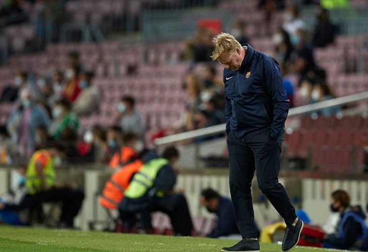 Koeman durante el partido de liga correspondiente a la quinta jornada en el Nou Camp. EFE