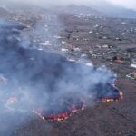 La Palma se prepara para explosiones y gases nocivos al llegar la lava al mar