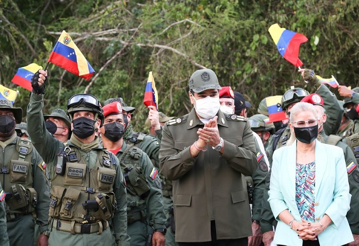 Maduro acusa a Colombia de infiltrar grupos terroristas en Venezuela
