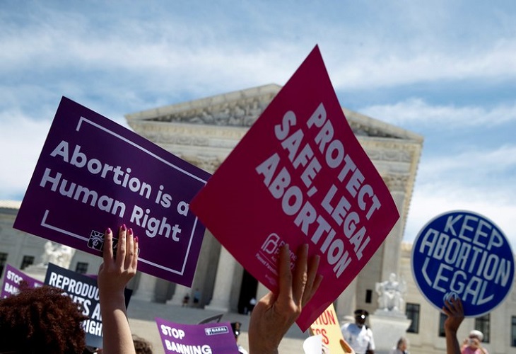 Médicos en EE.UU. denuncian que las leyes antiaborto ponen en peligro a las mujeres