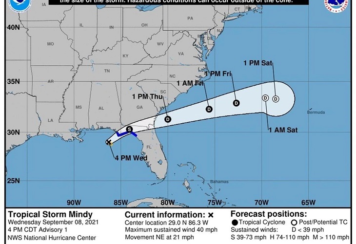 Mindy descarga lluvias en el sureste de EE.UU. y Larry avanza hacia Canadá