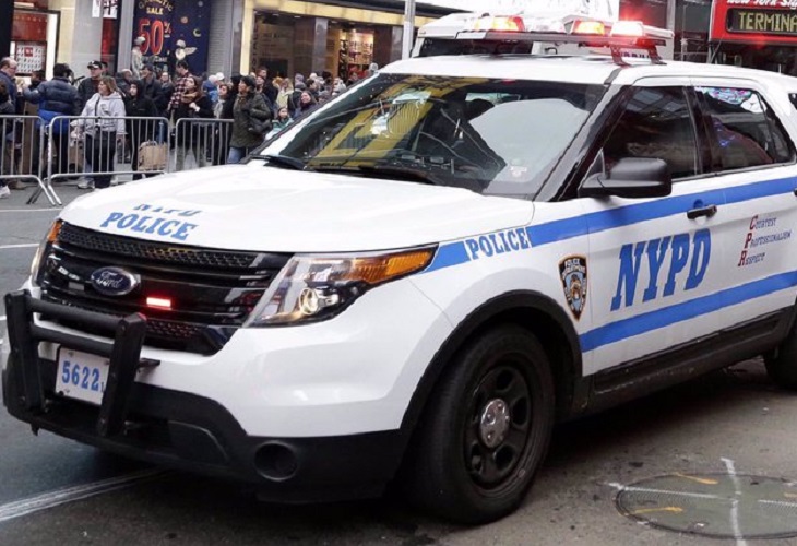 Policía de Nueva York cierra siete furgones que servían de alojamiento de Airbnb