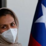 Refugiada afgana llega a Chile tras un largo viaje y con ayuda de Argentina