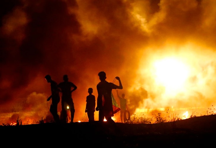Un muerto en el sexto día seguido de protestas en valla de separación de Gaza
