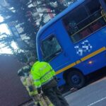 Un bus del SITP chocó contra el muro de una casa en la carrera 5 con calle 85