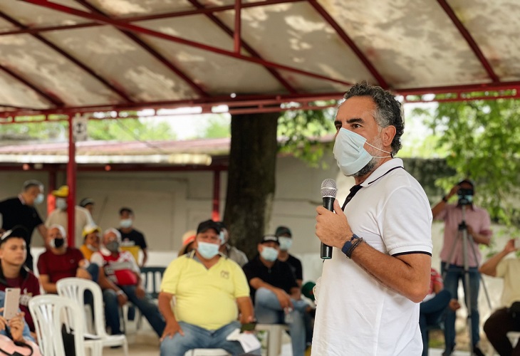 Libran orden de captura en contra de Armando Benedetti