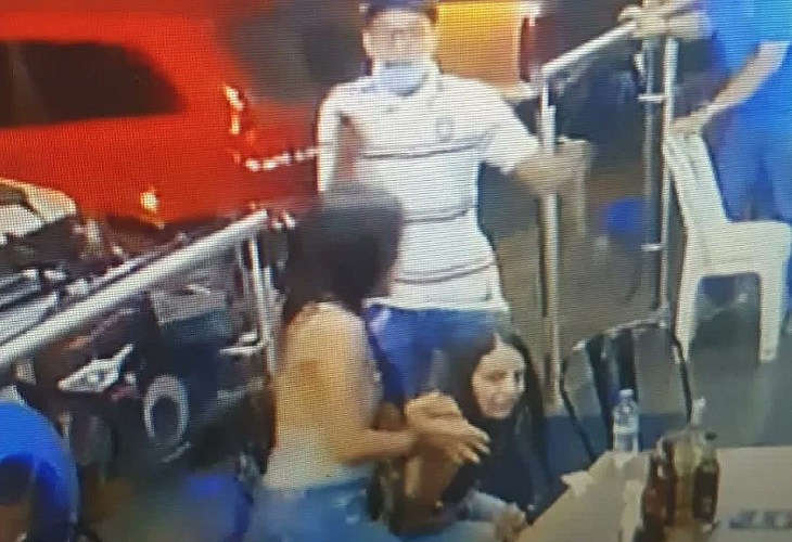 Hombre le roba a personas afuera de hotel en la carrera 70