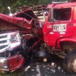 Violento choque de dos camiones en vía Donmatías- Hatillo