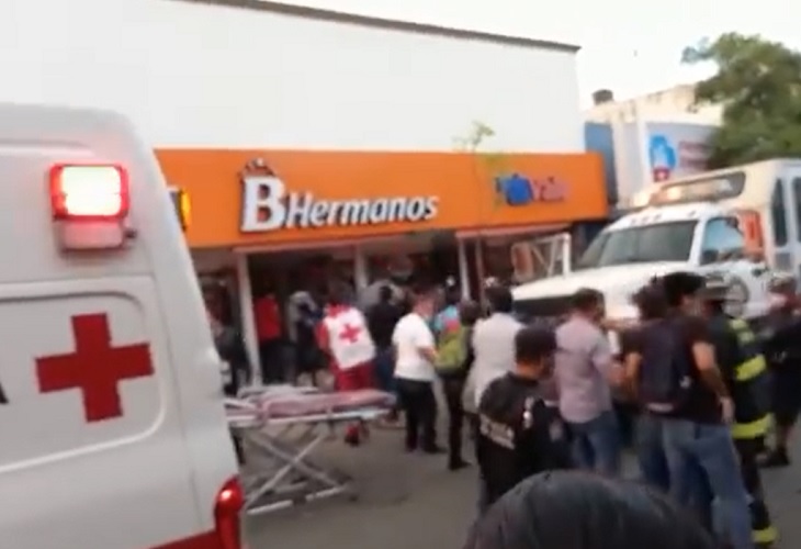Se derrumbó el techo de la zapatería “B Hermanos”, en el centro de Culiacán