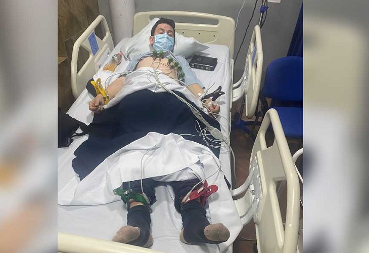 Foto de Enrique Vives en el Hospital, tras accidente en Gaira