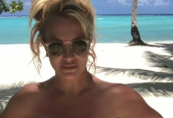 Fotos de Britney Spears en la playa celebrando su libertad