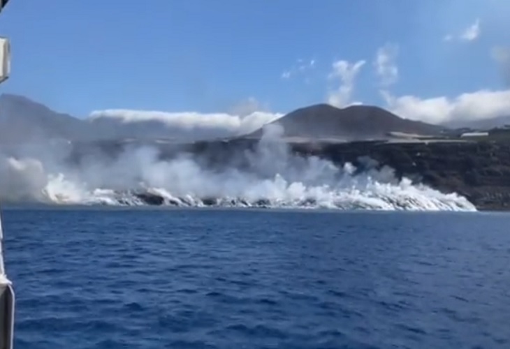 Aunque la lava llega al mar, la erupción no está estabilizada en La Palma