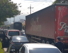 Accidente mortal de ciclista provoca congestión en avenida Regional en Sabaneta