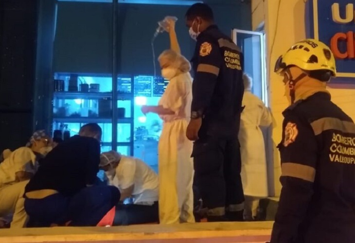 Mujer se lanza del tercer piso de una clínica en Valledupar