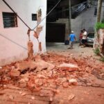 Muere una persona en Coyuca de Benítez al caerle un poste tras sismo de 7.1 en México