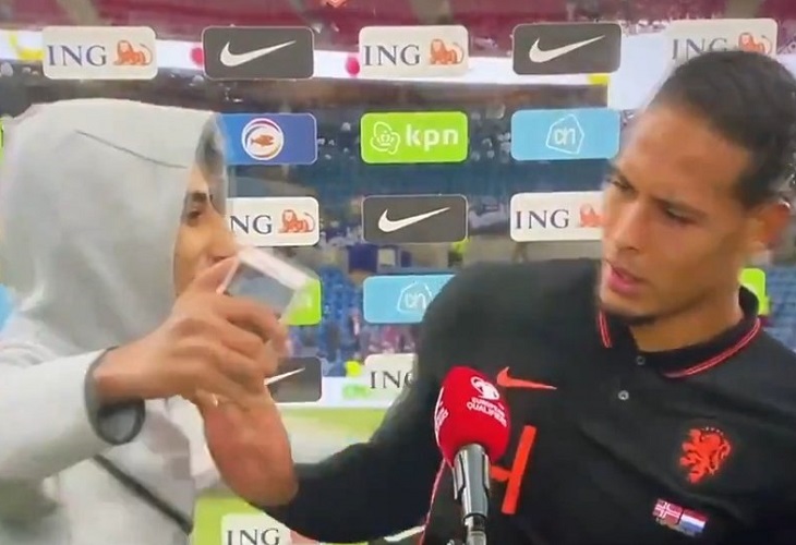 El lamentable gesto de Virgil Van Dijk con un aficionado al fútbol