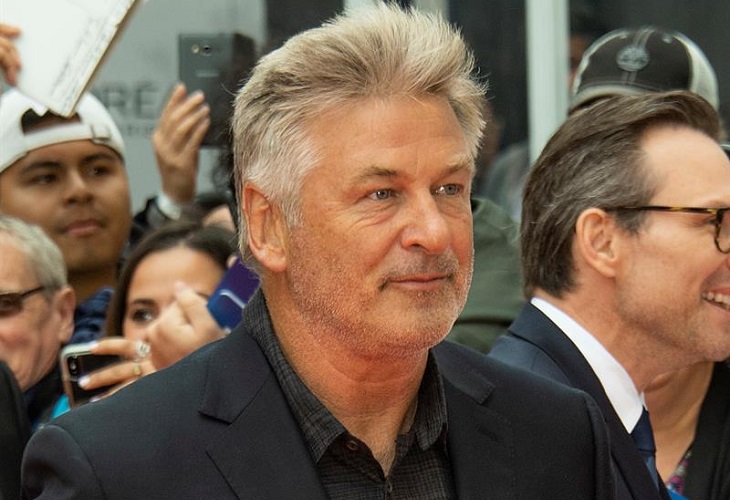 Alec Baldwin consigue una cadera nueva después de sufrir durante meses--Alec Baldwin