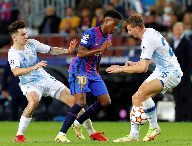 Ansu Fati renueva con el Barcelona hasta 2027