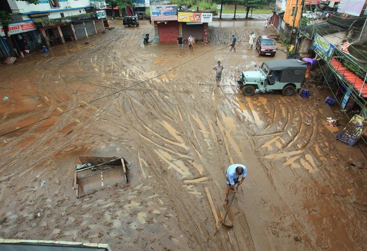 Aumentan a 67 los muertos por las fuertes lluvias en el norte de la India