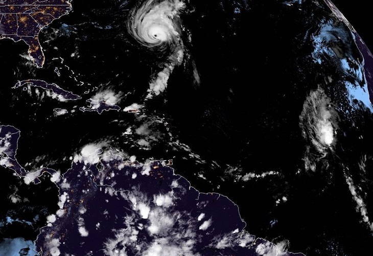 Bermudas se prepara para el paso del huracán Sam por la región
