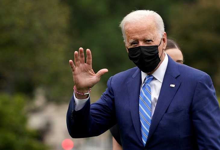 Biden promete colaboración internacional para apoyar al pueblo afgano