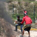 Bloqueo de vías y pequeñas protestas en la segunda jornada de paro en Ecuador