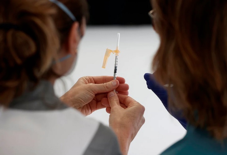 Científicos hallan un anticuerpo eficaz contra todas las variantes de covid