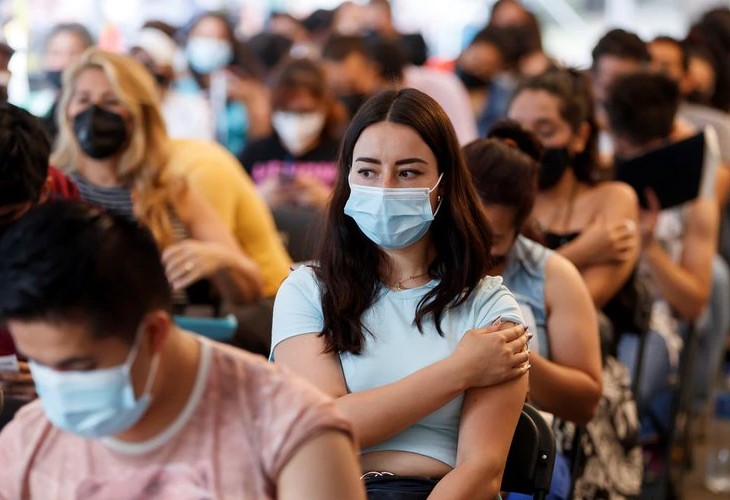 Ciudad de México concluye la vacunación anticovid y busca pasar página