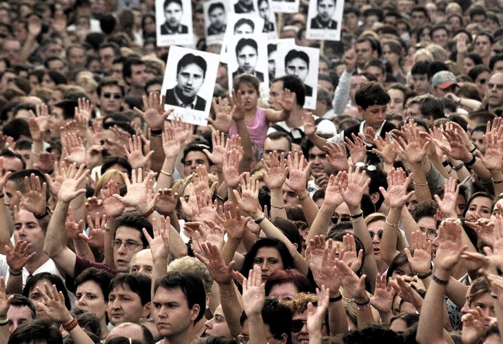 Diez años después del fin de ETA, los jóvenes desconocen su cara más violenta
