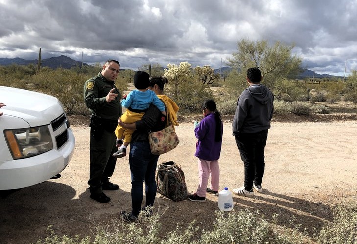 EE.UU. arrestó más a de 1,7 millones de indocumentados en la frontera con México