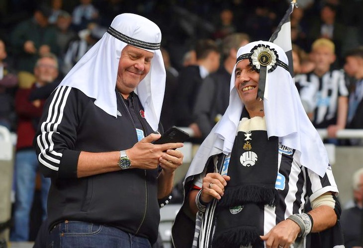 El Newcastle reclama a sus aficionados que dejen de disfrazarse de árabes