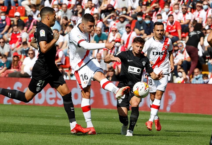 El Rayo sigue ilusionando sin depender de Falcao