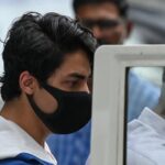 El hijo del rey de Bollywood sale de la cárcel bajo fianza tras 28 días