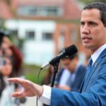 El opositor Juan Guaidó condena hostigamiento a periodistas en Venezuela