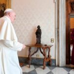 El papa expresa su dolor por las víctimas de abusos sexuales en Francia