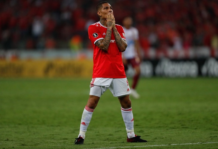 El peruano Paolo Guerrero rescinde su contrato con el Internacional de Brasil