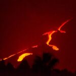 El volcán de La Palma provoca una gran nube de cenizas y numerosos temblores