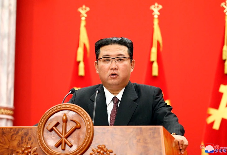 Kim Jong un defiende el derecho de su país a desarrollar armamento
