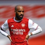 Lacazette rescata a Arteta