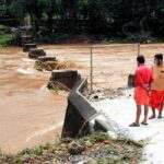 Las intensas lluvias dejan más de 130 muertos en la India y Nepal