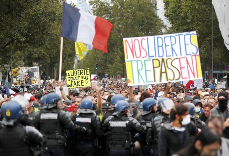 Las protestas contra el certificado covid reúnen a 40.000 personas en Francia