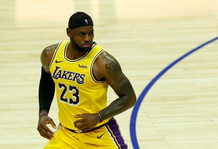 LeBron James es baja de los Lakers ante los Spurs por molestias en el tobillo derecho