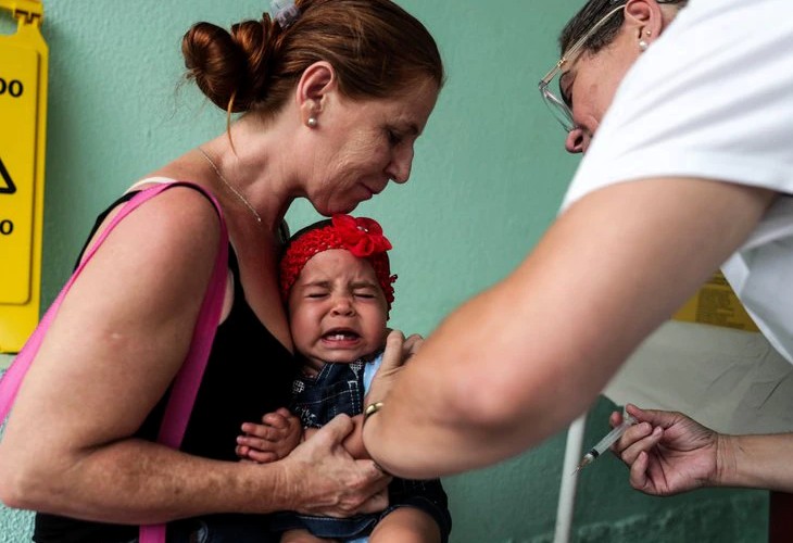 Médicos venezolanos exhortan al Gobierno a vacunar contra la fiebre amarilla